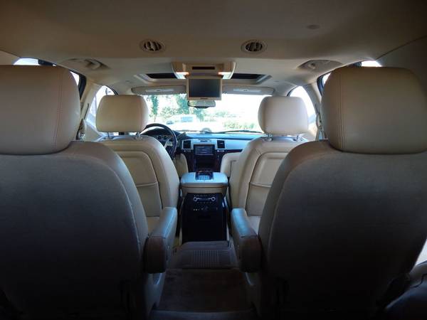 2013 *Cadillac* *Escalade* *AWD 4dr Premium* White D for sale in Oak Grove, MO – photo 16