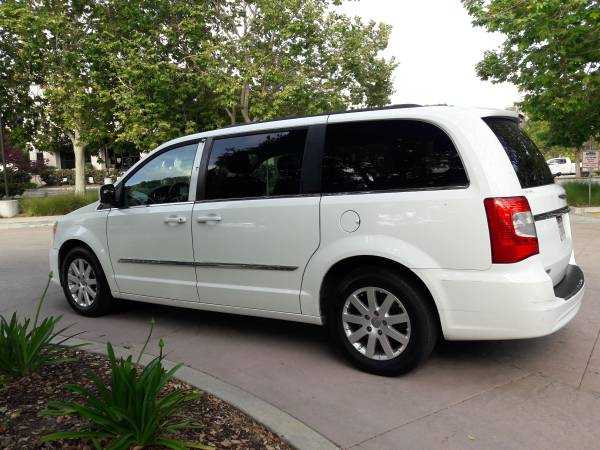 2014 CHRYSLER TOWN AND COUNTRY TOURING 4 DOORS MINI-VAN - cars & for sale in Oxnard, CA – photo 16