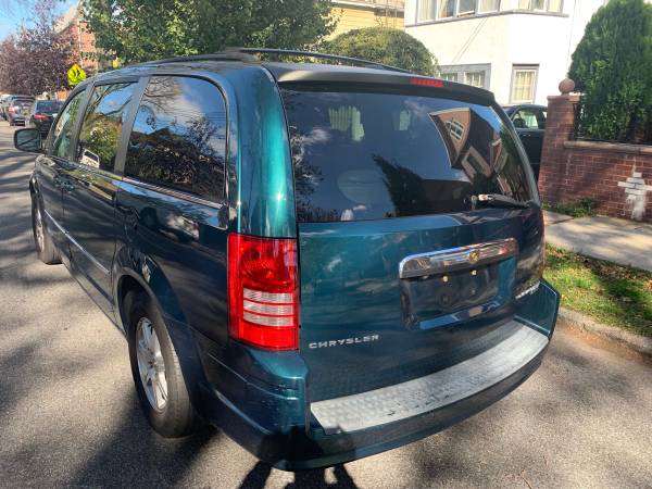 2009 Chrysler town and country for sale in Brooklyn, NY – photo 3