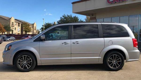 2017 Dodge Grand Caravan Passenger GT Minivan 4D ESPANOL ACCEPTAMOS... for sale in Arlington, TX – photo 2