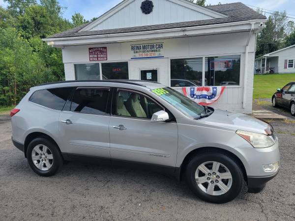 2009 Chevrolet Traverse LT AWD 132K Loaded Heated Leather for sale in Oswego, NY – photo 5