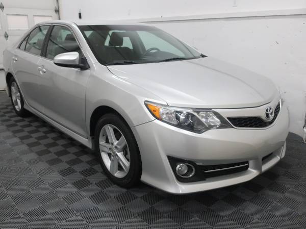 2012 Toyota Camry SE Leather New Tires Bluetooth 35 mpg - Warranty for sale in Hastings, MI – photo 18