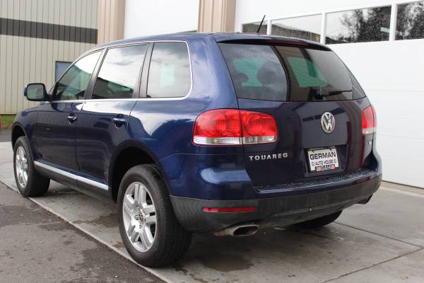 2006 Volkswagen Touareg V8 AWD 4dr SUV - - by dealer for sale in Fitchburg, WI – photo 9