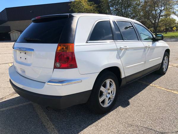 3rd Row! 2006 Chrysler Pacifica! Great Price! for sale in Ortonville, OH – photo 5
