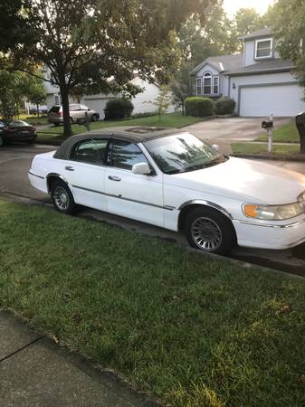 1999 Lincoln Town Car Cartier Edition for sale in Hilliard, OH