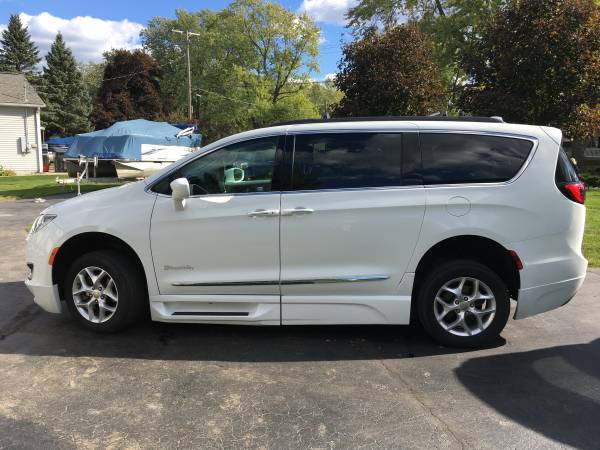2017 Handicap Wheelchair Van, Chrysler Pacifica Touring-L - cars & for sale in Oxford, MI