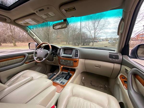 2005 Lexus LX 470: LOW MILES 4x4 Night Vision 3rd Row Seat for sale in Madison, WI – photo 14