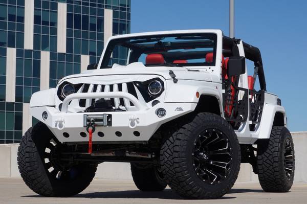 2015 Jeep Wrangler Unlimited ( NICEST JEEPS UNDER 50K ) - cars & for sale in Austin, TX