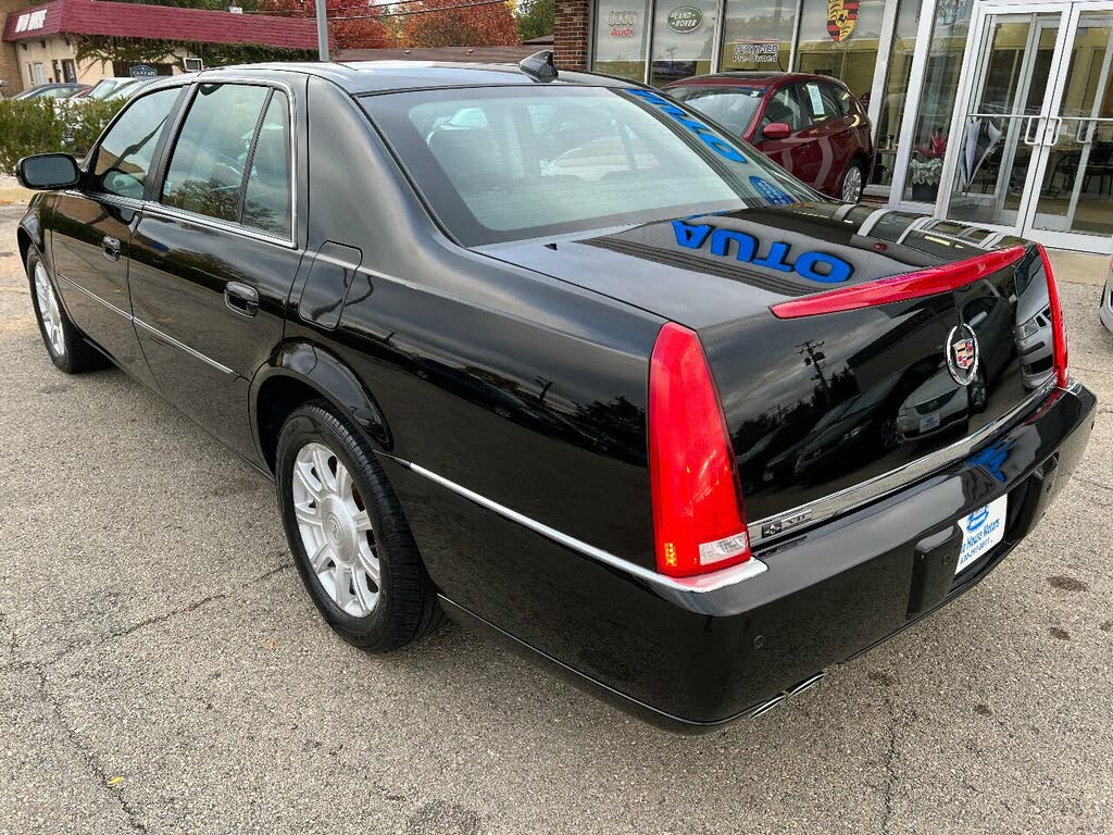 2010 Cadillac DTS FWD for sale in Downers Grove, IL – photo 11