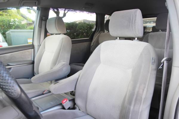 SOLD SOLD ! 2008 TOYOTA SIENNA LE COLD A/C 3RD ROW SEATING - cars &... for sale in Honolulu, HI – photo 12
