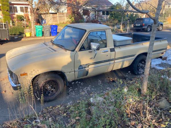 Toyota Pickup 1980 - cars & trucks - by owner - vehicle automotive... for sale in Portland, OR – photo 2