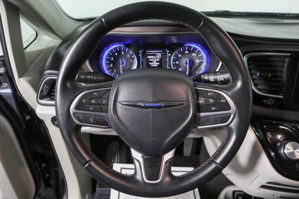 2017 Chrysler Pacifica, Granite Crystal Metallic Clearcoat for sale in Wall, NJ – photo 15