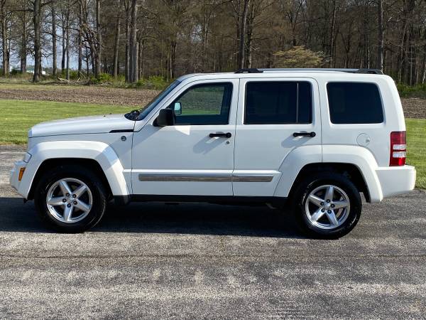 2009 Jeep Liberty Limited 4X4 with only 129, 000 miles 8250 - cars & for sale in Chesterfield Indiana, IN – photo 2