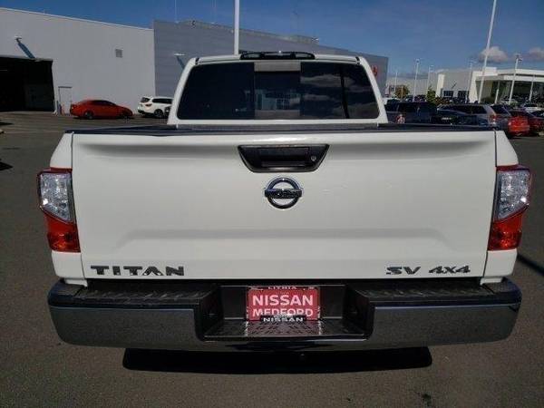 2017 Nissan Titan 4x4 Crew Cab SV for sale in Medford, OR – photo 7