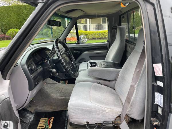1995 Ford F150 short box 2-door 4 x 4 V8 engine auto Runs Great for sale in Rockville Centre, NY – photo 9