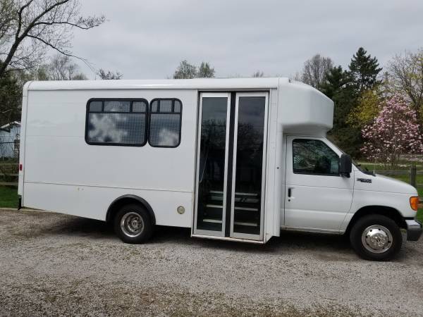 ♦️ 2005 Ford E450 Shuttle/Party Bus...FS/FT ♦️ for sale in Chesterton, IL