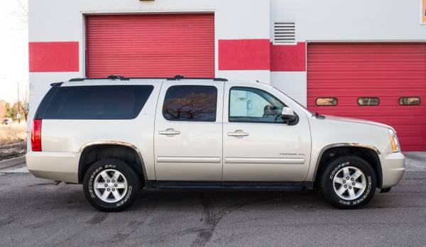 2014 GMC Yukon XL 1500 SLT 4x4 ~Clean! ~Tow Hitch! ~Leather! - cars... for sale in Fort Collins, CO – photo 6