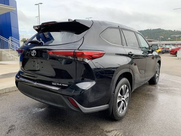 2020 Toyota Highlander AWD 4D Sport Utility/SUV XLE - cars & for sale in Saint Albans, WV – photo 4