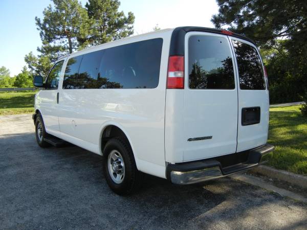 2017 Chevrolet Express 2500 LT 12-Passenger Van, 143k, Warranty for sale in Merriam, MO – photo 6