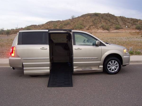 2016 Chrysler Town & Country Touring Wheelchair Handicap Mobility Van for sale in Phoenix, AZ – photo 2