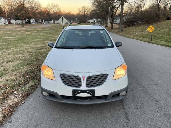 2005 Pontiac Vibe 4dr Hatchback ONE-OWNER RELIABLE GAS SAVER for sale in Saint Louis, MO – photo 2