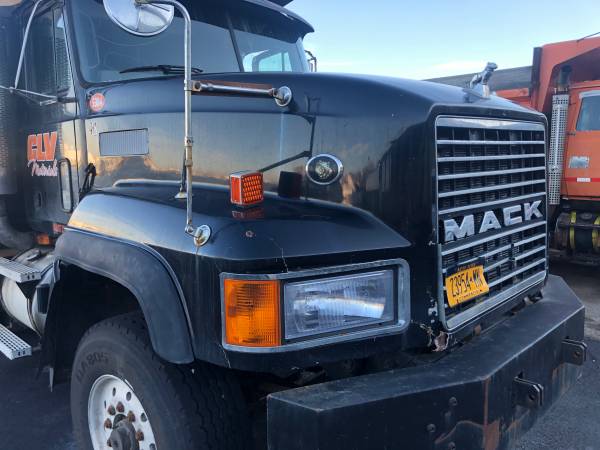 1996 Mack CL 713 Tri-axle Dump truck for sale in STATEN ISLAND, NY