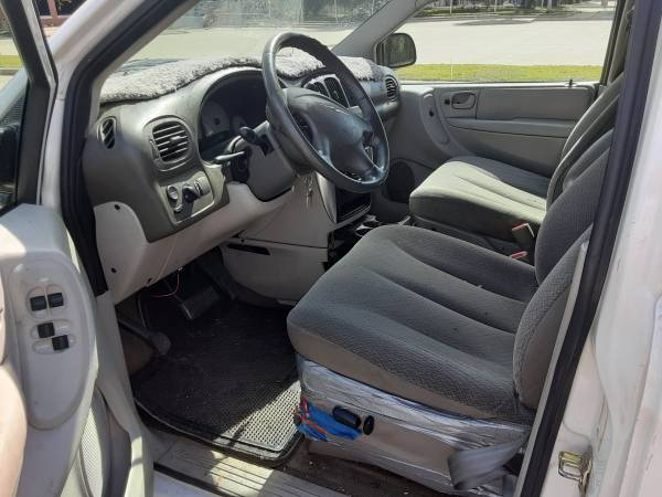 2005 Chrysler Town & Country Touring Van for sale in Arlington, TX – photo 3