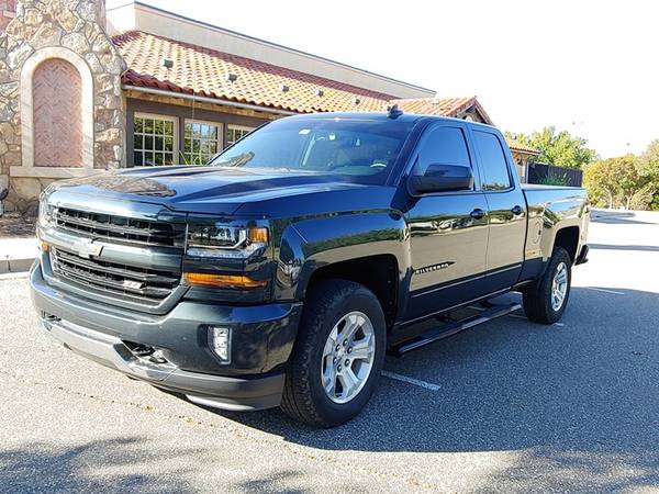 2017 CHEVROLET SILVERADO EXT CAB Z71 4X4 ONLY 35K MILES! 1 OWNER! MINT for sale in Norman, TX