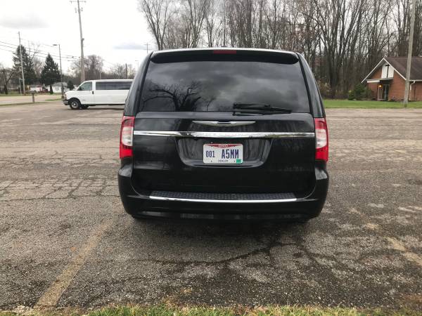 2013 Chrysler town and country - cars & trucks - by dealer - vehicle... for sale in Columbus, OH – photo 4