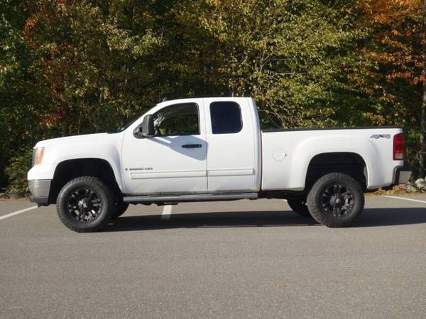 2009 GMC Sierra 2500HD Ext Cab SLE 4WD - cars & trucks - by dealer -... for sale in Derry, VT – photo 2