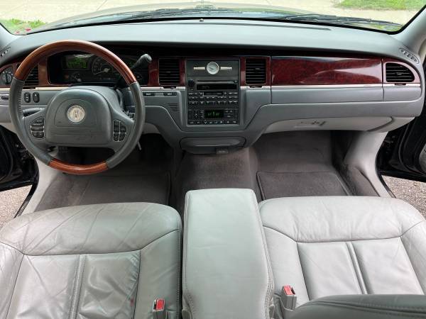 2004 Lincoln Town Car Ultimate Series - - by dealer for sale in Pontiac, MI – photo 15
