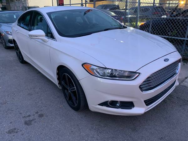 2013 Ford Fusion SE clean title one owner leather and loaded - cars... for sale in Hollywood, FL – photo 2