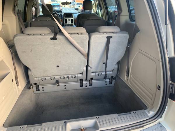 2009 Chrysler Town and Country seats 7 for sale in Bronx, NY – photo 9