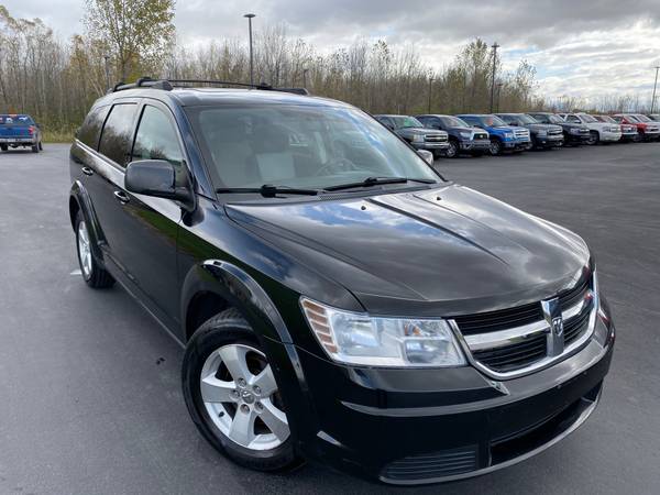 2009 Dodge Journey! SXT! Moonroof! Backup Camera! DVD Player! for sale in Suamico, WI – photo 3