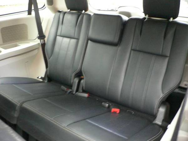 13 Chrysler Town Country Touring, Dodge Caravan. We Finance Every1!... for sale in binghamton, NY – photo 13