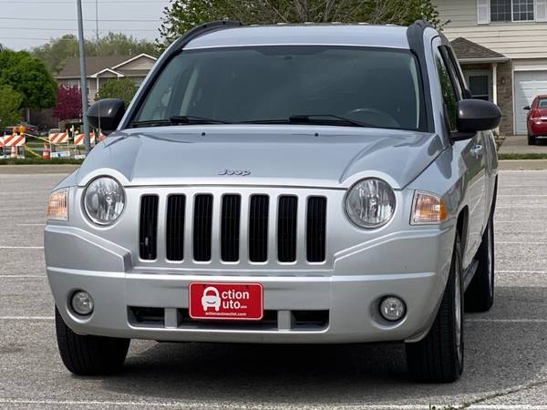 2010 Jeep Compass Latitude 4x4 - - by dealer - vehicle for sale in Council Bluffs, NE – photo 3