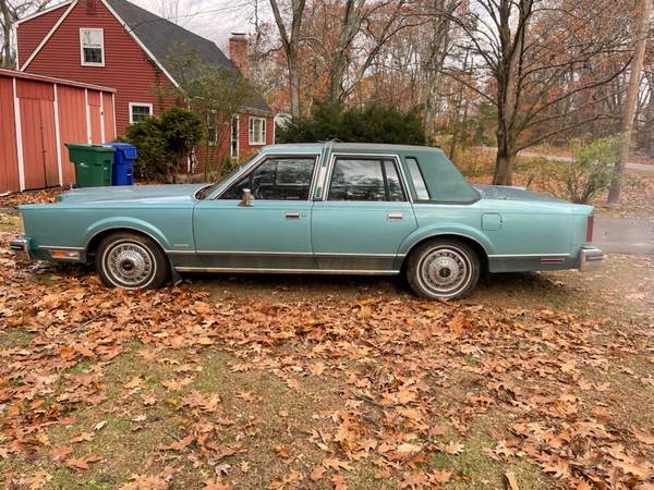 1983 Lincoln Town Car for sale in Bloomfield, CT – photo 2