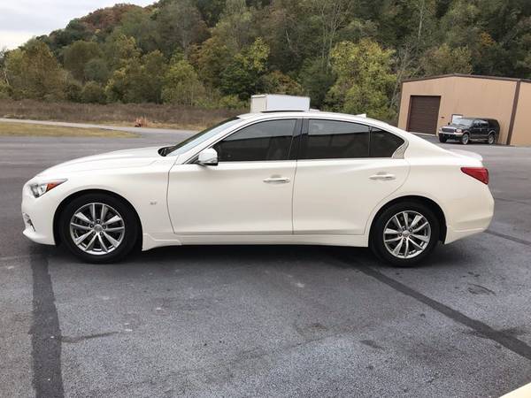 2015 INFINITI Q50 Premium * 1 Owner * Leather * Back-Up Cam * Sunroof for sale in Sevierville, TN – photo 4