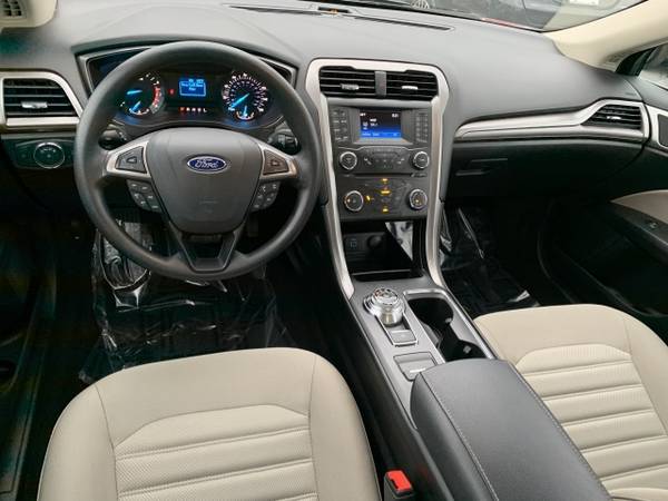 2017 Ford Fusion S for sale in Middletown, OH – photo 6