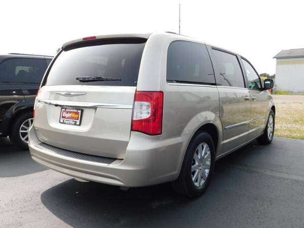 2014 Chrysler Town & Country for sale in Grawn, MI – photo 2
