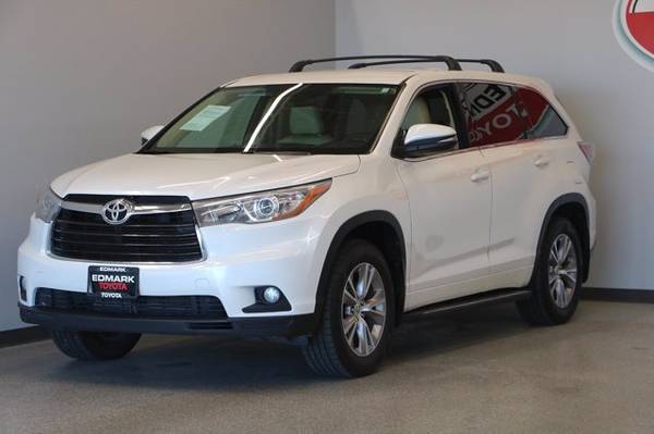 2015 Toyota Highlander LE Plus hatchback White - - by for sale in Nampa, ID – photo 9