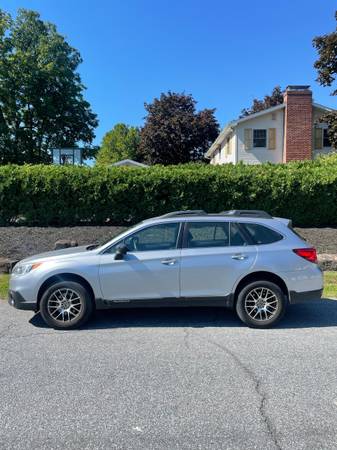 15 Subaru Outback Wagon - Dealer-serviced, great condition, very for sale in Bethlehem, PA – photo 2