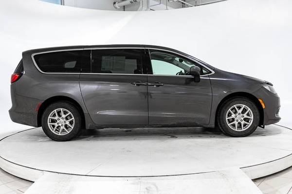 2017 Chrysler Pacifica LX 4dr Wagon Granite Cr for sale in Richfield, MN – photo 21
