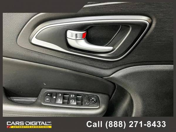 2016 Chrysler 200 4dr Sdn Limited Platinum Sedan for sale in Franklin Square, NY – photo 9