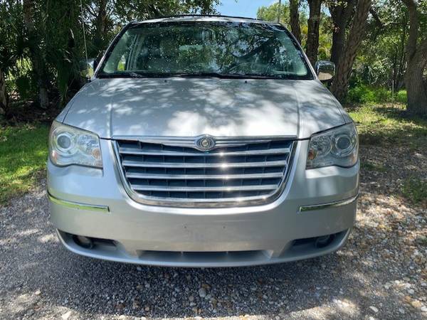 2009 Chrysler Town & Country Limited for sale in Punta Gorda, FL – photo 6