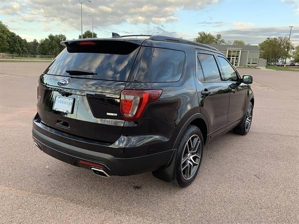 2016 Ford Explorer Sport *** 4x4! Heated leather seats! 3rd row seatin for sale in Sioux Falls, SD – photo 3