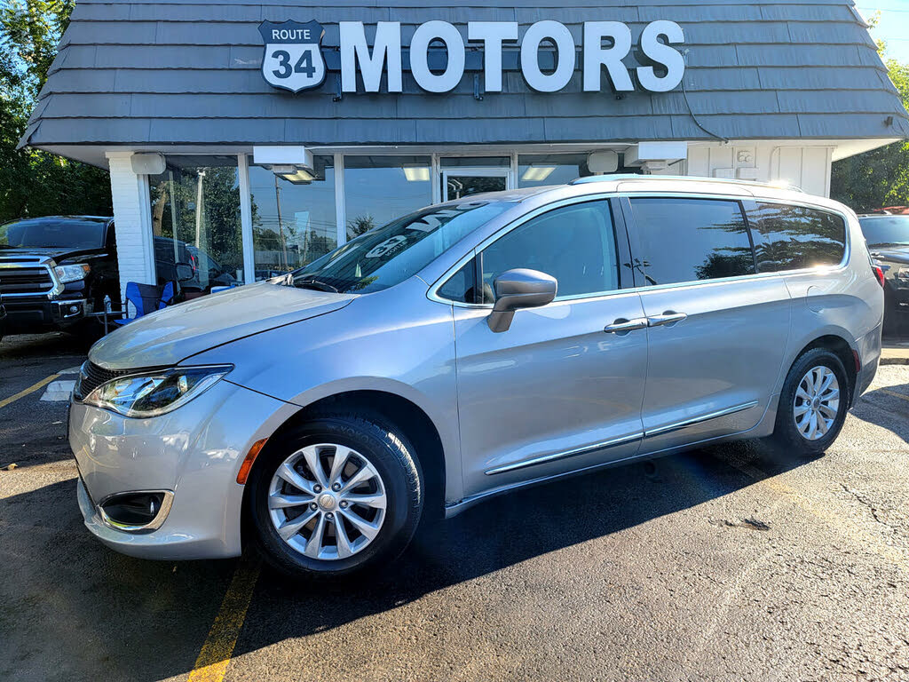 2019 Chrysler Pacifica Touring L FWD for sale in Downers Grove, IL – photo 14
