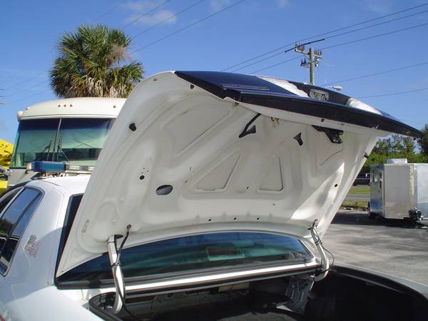 2005 Police cop car security Ford Crown Vic blues siren cage $3995 -... for sale in Cocoa, FL – photo 16
