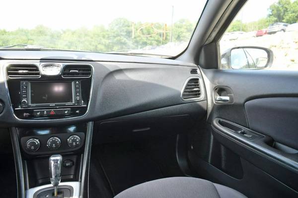 2013 Chrysler 200 Touring - - by dealer for sale in Naugatuck, CT – photo 20