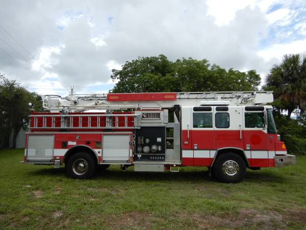 2001 Pierce Quantum 61’ Sky Boom Ladder Pumper Fire Truck 10.8L... for sale in West Palm Beach, FL – photo 7